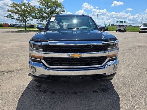 Used 2018 Chevrolet Silverado 1500 LT w/ All Star Edition AWD/4WD image 2
