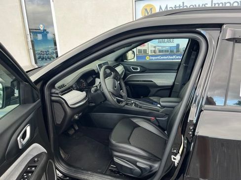 Used 2024 Jeep Compass Latitude AWD/4WD image 9