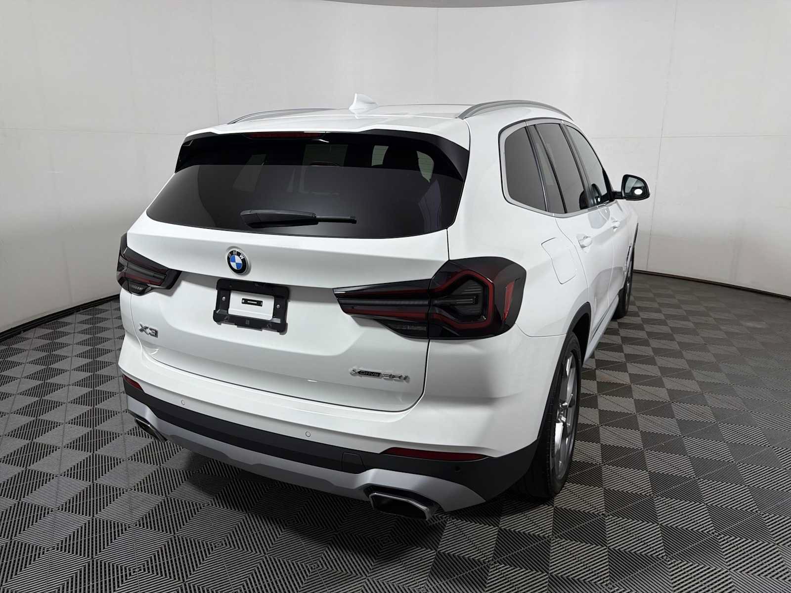 Used 2024 BMW X3 xDrive30i w/ Convenience Package w/ZPA AWD/4WD image 6