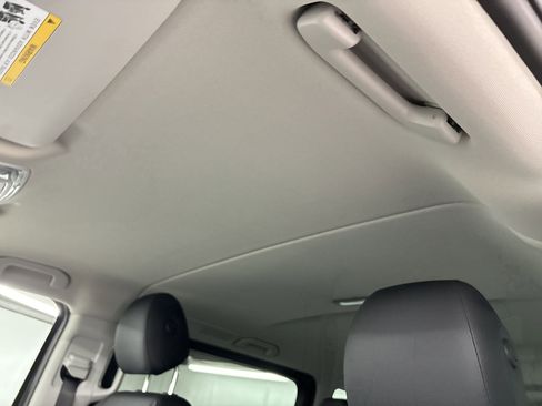 Used 2023 Mercedes-Benz Metris Passenger image 14