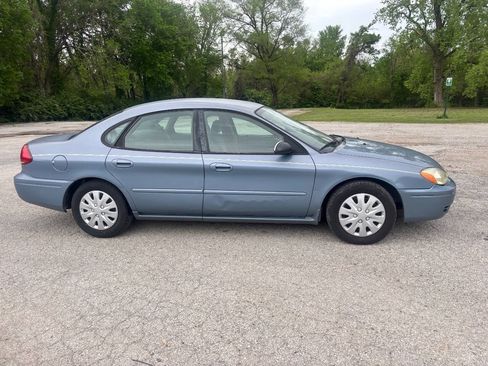 Used 2006 Ford Taurus SE FWD image 4