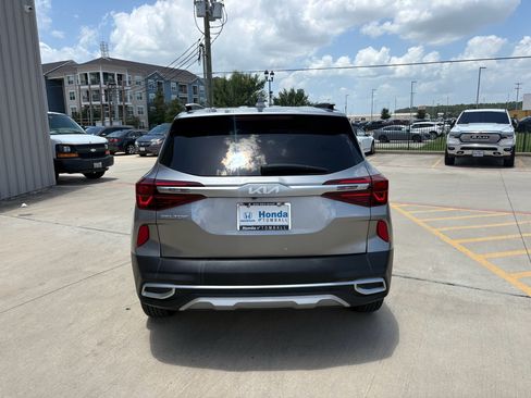 Used 2022 Kia Seltos EX AWD/4WD image 7