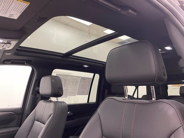Used 2023 Chevrolet Suburban RST w/ Luxury Package AWD/4WD image 14