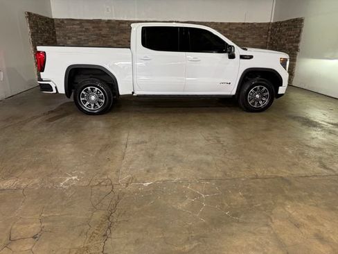 Used 2024 GMC Sierra 1500 AT4 w/ AT4 Premium Package AWD/4WD image 10