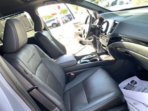 Used 2025 Honda Passport Black Edition image 14