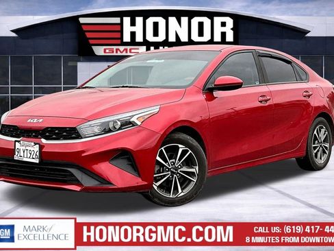 Used 2023 Kia Forte LXS image 2