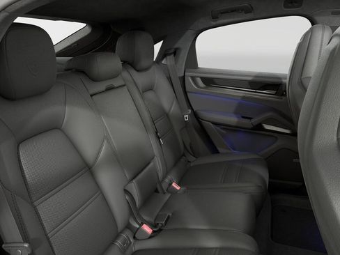 New 2026 Porsche Cayenne GTS image 6