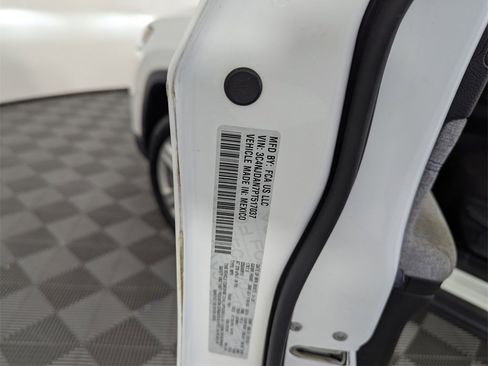 Used 2023 Jeep Compass Sport image 38