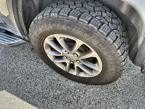 Used 2014 Jeep Grand Cherokee Limited AWD/4WD image 13