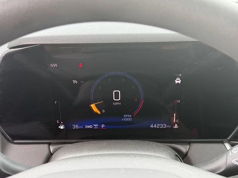 Used 2025 Chevrolet TrailBlazer LT AWD/4WD image 32