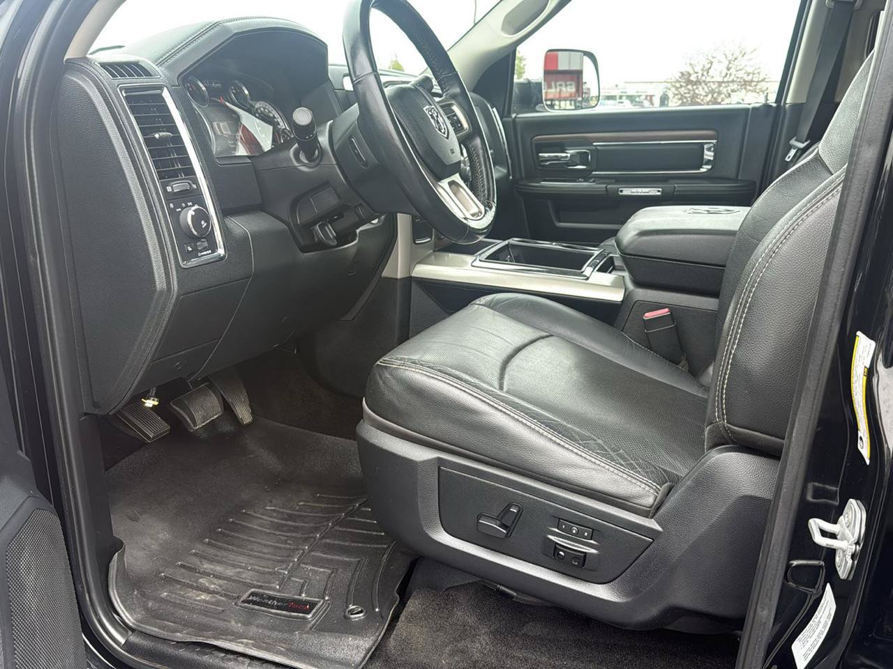 Used 2015 RAM 2500 Laramie w/ Convenience Group AWD/4WD image 10