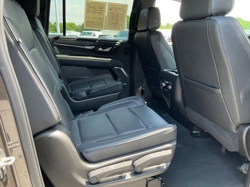 Used 2021 GMC Yukon XL Denali RWD image 21