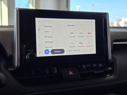 Used 2025 Toyota RAV4 XLE image 29