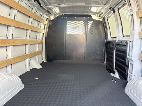 Used 2023 Chevrolet Express 2500 w/ Driver Convenience Package image 17