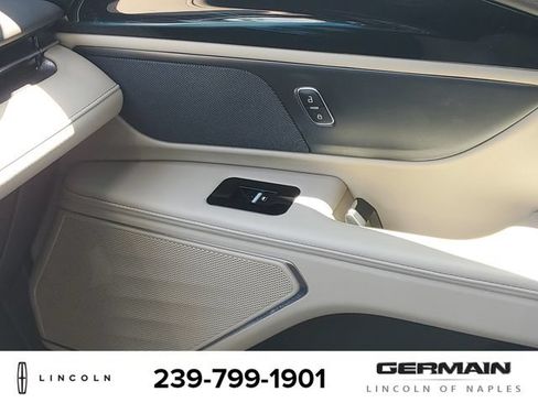 Certified 2025 Lincoln Nautilus Premier AWD/4WD image 28
