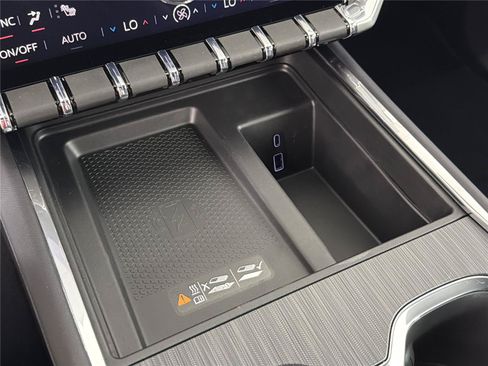 New 2026 GMC Acadia Elevation w/ Black Edition FWD image 32