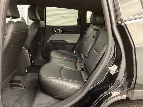 New 2025 Jeep Compass Limited image 18