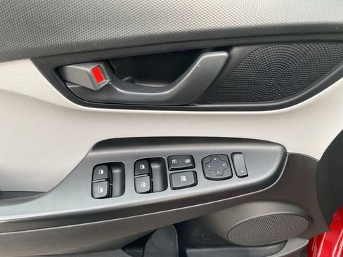 Used 2023 Hyundai Kona SEL image 11