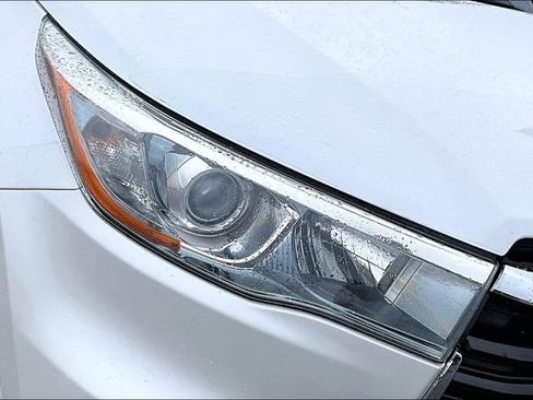 Used 2016 Toyota Highlander Limited image 30