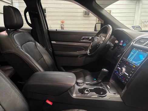 Used 2019 Ford Explorer Sport w/ Equipment Group 401A AWD/4WD image 28