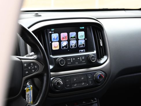 Used 2018 Chevrolet Colorado Z71 image 25