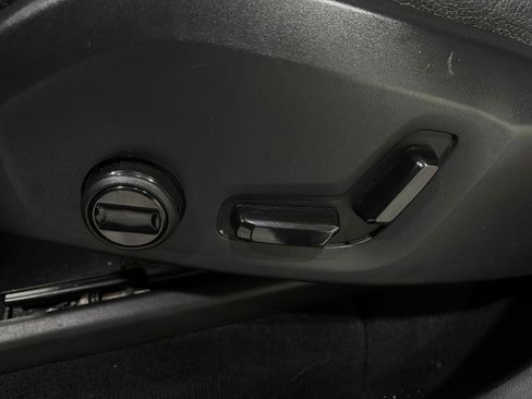 Used 2020 Volvo XC90 T6 Momentum image 18