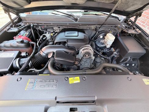 Used 2007 Cadillac Escalade AWD w/ Information Package image 10