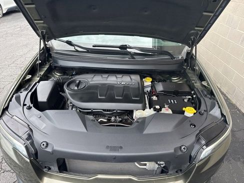 Used 2019 Jeep Cherokee Limited image 30