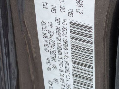 Certified 2019 Jeep Compass Limited image 32