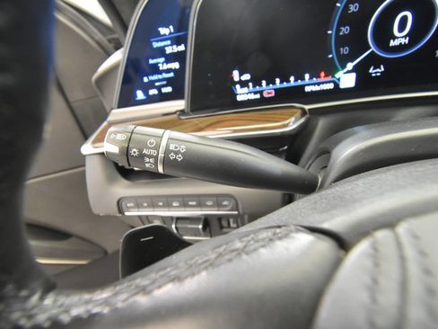 Used 2023 Cadillac Escalade Sport Platinum w/ LPO, ONYX Package AWD/4WD image 38