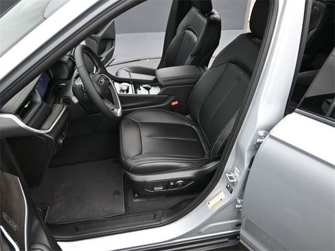 New 2025 Jeep Grand Cherokee L Limited image 11