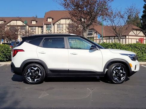 New 2026 Kia Seltos S FWD image 3