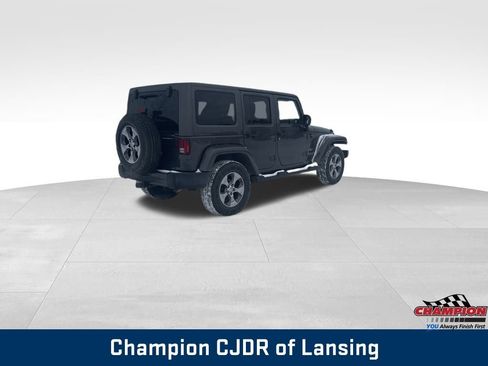 Used 2016 Jeep Wrangler Unlimited Sahara w/ Connectivity Group image 5
