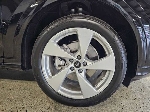 New 2025 Audi Q5 Prestige image 9