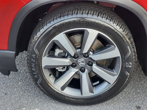 Certified 2024 Honda Pilot Touring image 9