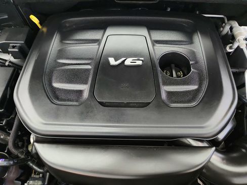 Used 2018 Jeep Grand Cherokee Altitude image 40