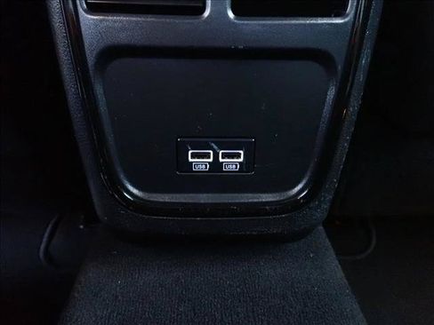 Used 2019 Chrysler 300 S AWD/4WD image 9