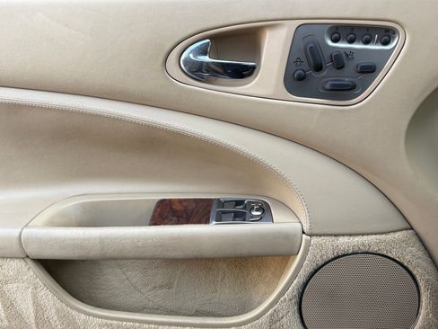Used 2009 Jaguar XK Convertible RWD image 25