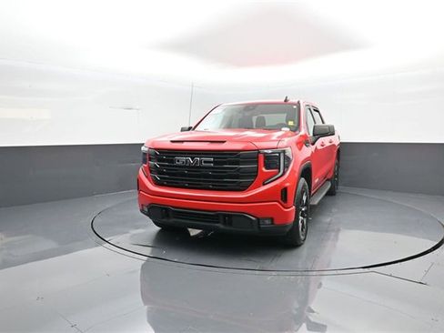 Used 2023 GMC Sierra 1500 Elevation image 3