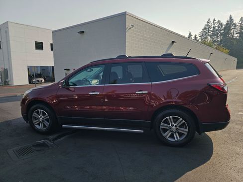 Used 2017 Chevrolet Traverse LT AWD/4WD image 4