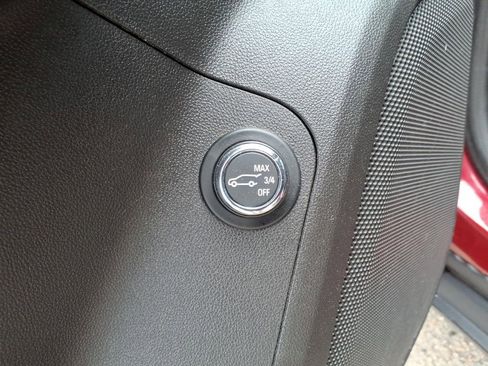 Used 2018 GMC Acadia SLE FWD image 11