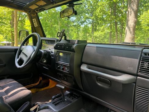 Used 2003 Jeep Wrangler X AWD/4WD image 87