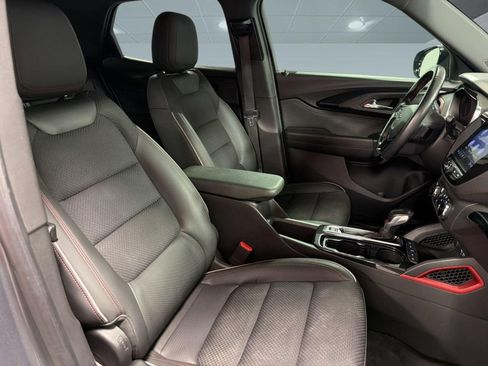 Used 2021 Chevrolet TrailBlazer RS w/ Technology Package FWD image 23