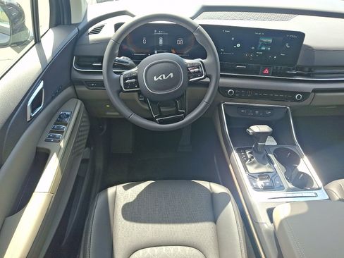 New 2026 Kia Carnival EX FWD image 7