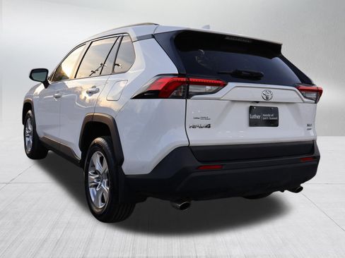 Used 2019 Toyota RAV4 XLE w/ Carpet Mat Package image 5