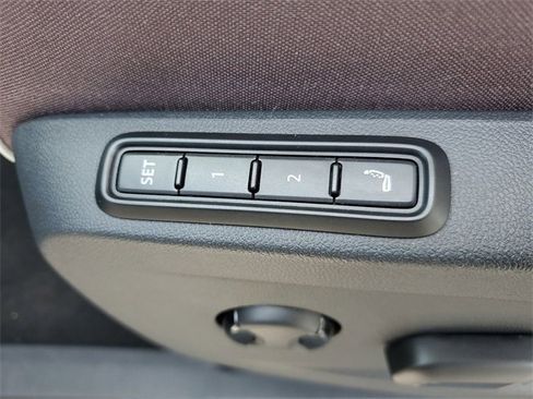 New 2025 Volkswagen ID. Buzz Pro S image 21