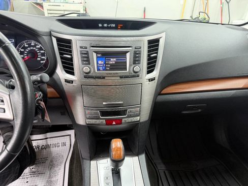 Used 2014 Subaru Outback 2.5i Limited w/ Moonroof Package image 23