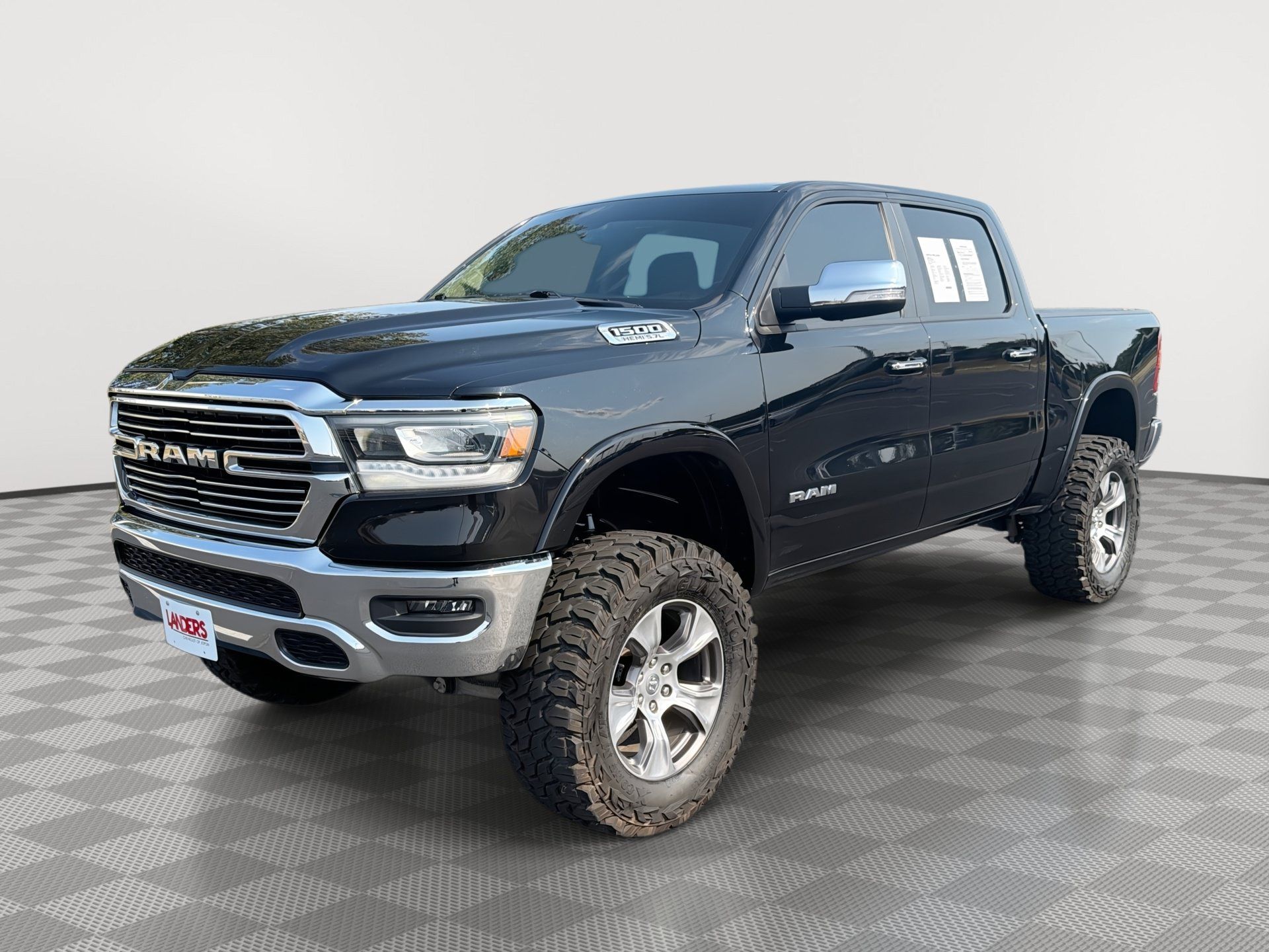 Used 2020 RAM 1500 Laramie AWD/4WD image 1