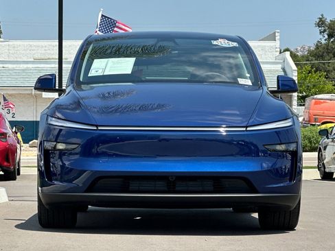 Used 2026 Tesla Model Y Long Range RWD image 9