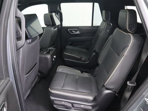 Used 2021 GMC Yukon SLT w/ SLT Premium Package image 21